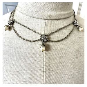 BW silver tone  pearl rhinestone necklace